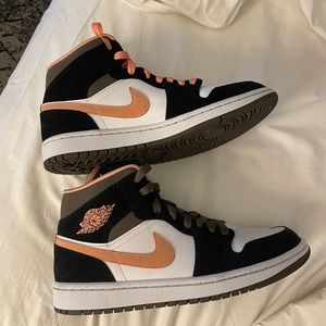 Jordan 1 Peach Mocha Mids